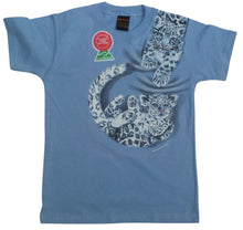 Lade das Bild in den Galerie-Viewer, Bushfire Kinder T-Shirt Schneeleopard Junge, hellblau  CTFK956
